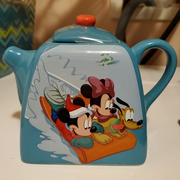 Disney Teapot/Mugs ~ Let it Snow Christmas Holiday Collection - Picture 5 of 5